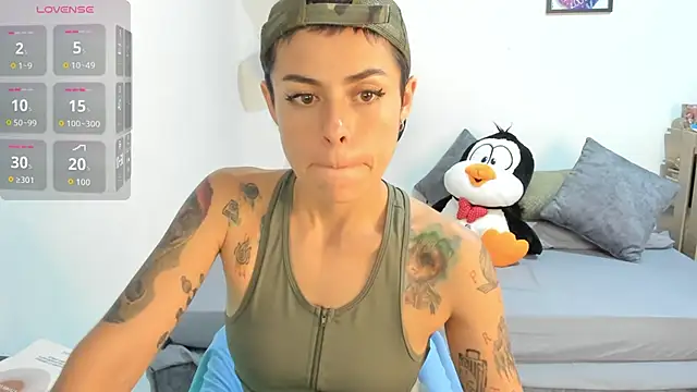 Snapshot of natt_op chatting on 24, 10, 2025 natt op online show from 24, 10, 2025