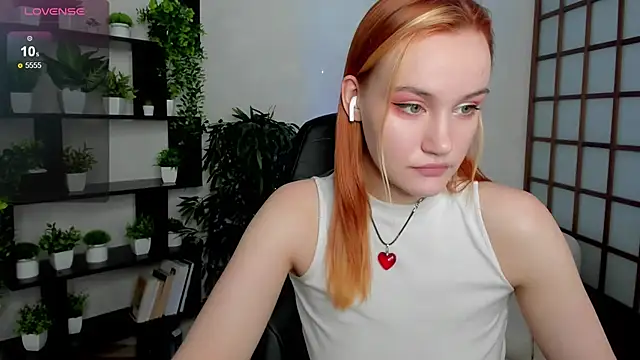 Snapshot of Ida_FaneStain chatting on 12, 10, 2025 Ida FaneStain online show from 12, 10, 2025