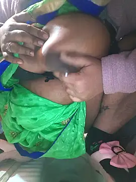 Dassing strip couple online show from 7, 1, 2026