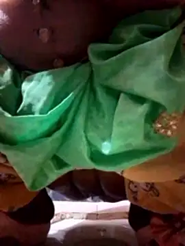 Dassing strip couple online show from 8, 1, 2026