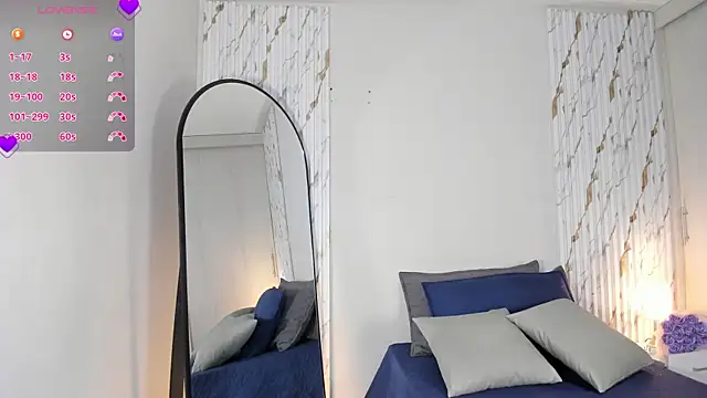 Snapshot of MissVioleet_ chatting on 9, 6, 2026 MissVioleet online show from 9, 6, 2026
