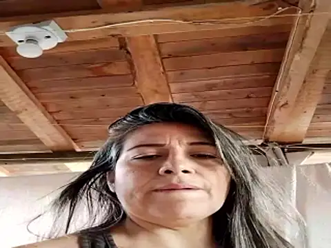 Snapshot of Emma_Henderson chatting on 26, 10, 2025 Emma Henderson online show from 26, 10, 2025