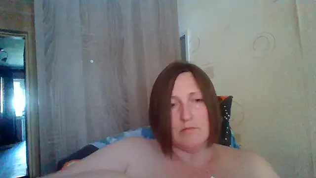 Snapshot of AllaSowinskaya chatting on 2, 7, 2026 AllaSowinskaya online show from 2, 7, 2026