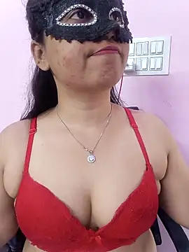 Iampriyaaa15 online show from 15, 11, 2025