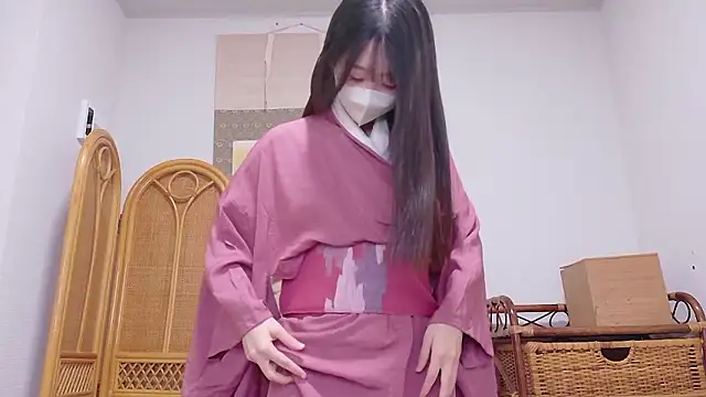 Snapshot of OSUSHI-CHAN chatting on 18, 11, 2025 OSUSHI-CHAN online show from 18, 11, 2025