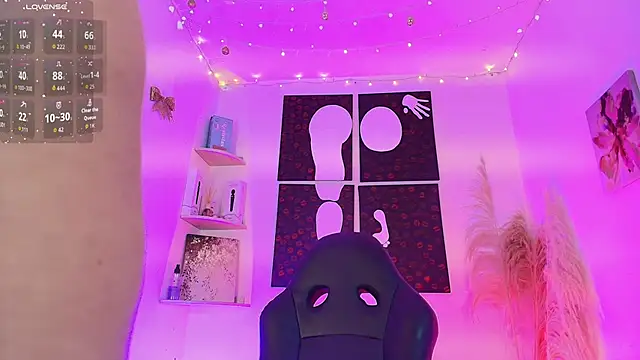 Iamlola  online show from 15, 12, 2025