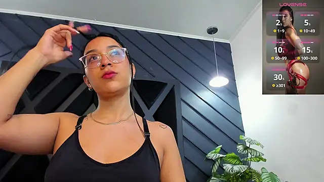 zoe martins  online show from 3, 11, 2025