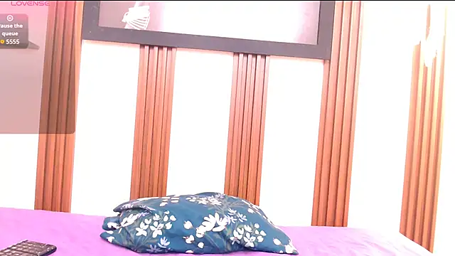 Snapshot of kimberly18cute chatting on 22, 11, 2025 kimberly18cute online show from 22, 11, 2025