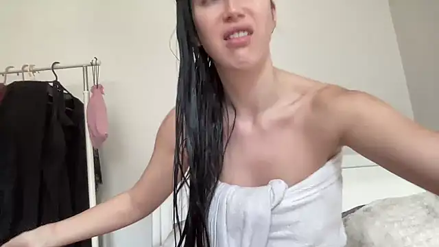 Snapshot of Talyo19 chatting on 5, 4, 2026 Talyo19 online show from 5, 4, 2026