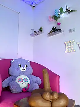 Snapshot of Helen_Vidall chatting on 6, 10, 2025 Helen Vidall online show from 6, 10, 2025