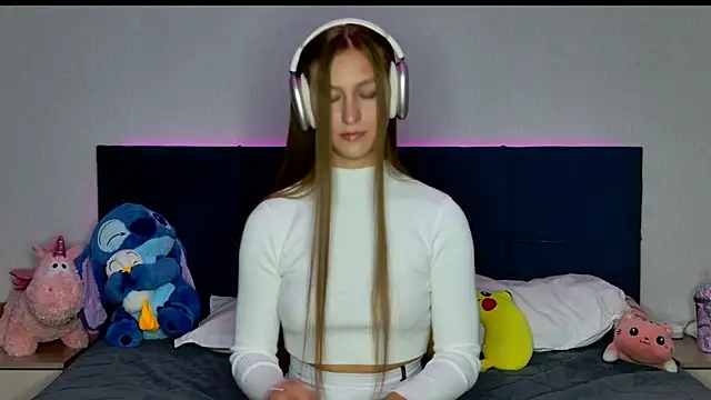 MissEmilyMiller online show from 2, 10, 2025