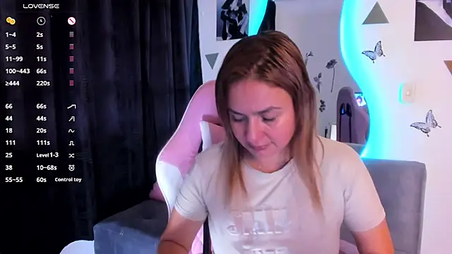 Snapshot of luciamature_ chatting on 9, 11, 2025 luciamature online show from 9, 11, 2025