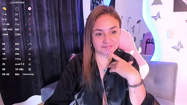 Snapshot of luciamature_ chatting on 10, 11, 2025 luciamature online show from 10, 11, 2025