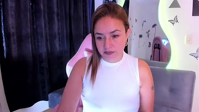 Snapshot of luciamature_ chatting on 11, 11, 2025 luciamature online show from 11, 11, 2025