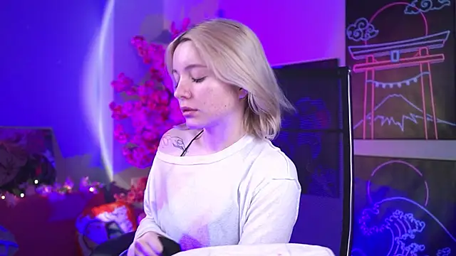 AuroraWrenfield online show from 24, 3, 2026