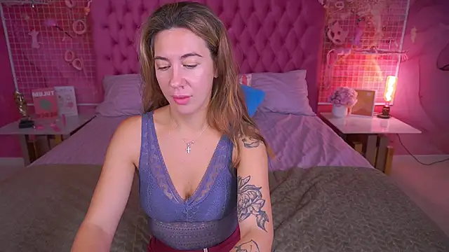 Snapshot of KateShanny chatting on 6, 10, 2025 KateShanny online show from 6, 10, 2025