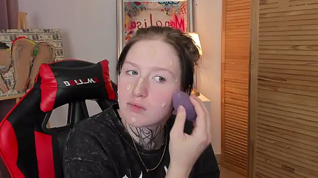 Snapshot of ayakskalermonss chatting on 17, 10, 2025 ayakskalermonss online show from 17, 10, 2025