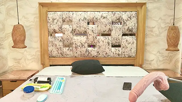 ZOLEY WATSON online show from 2, 3, 2026