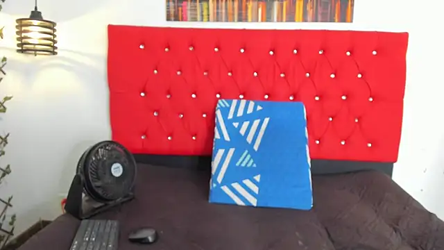 Snapshot of carolinacrus01 chatting on 27, 10, 2025 carolinacrus01 online show from 27, 10, 2025