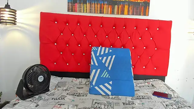 Snapshot of carolinacrus01 chatting on 6, 11, 2025 carolinacrus01 online show from 6, 11, 2025