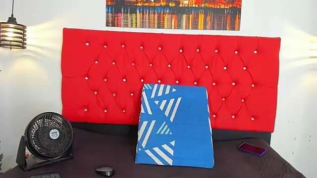 Snapshot of carolinacrus01 chatting on 9, 11, 2025 carolinacrus01 online show from 9, 11, 2025