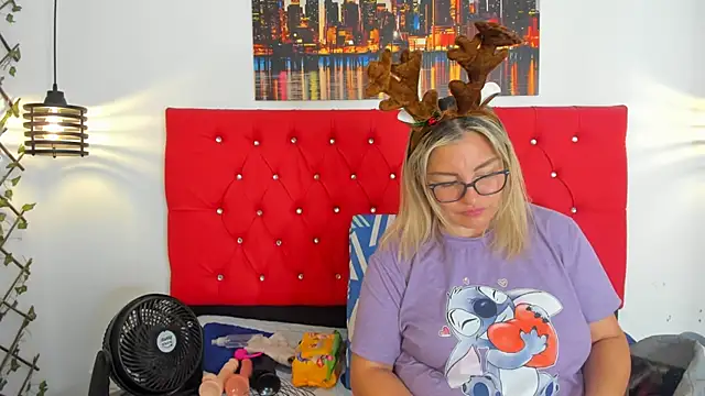 Snapshot of carolinacrus01 chatting on 24, 11, 2025 carolinacrus01 online show from 24, 11, 2025