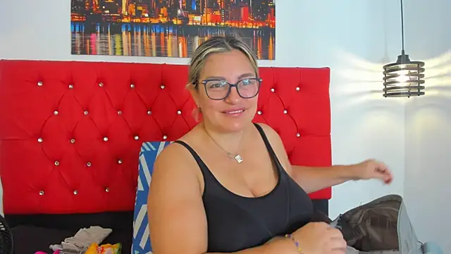 Snapshot of carolinacrus01 chatting on 2, 12, 2025 carolinacrus01 online show from 2, 12, 2025