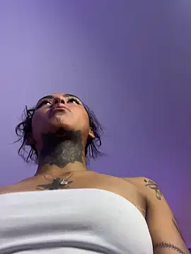 iamkatty  online show from 17, 9, 2025