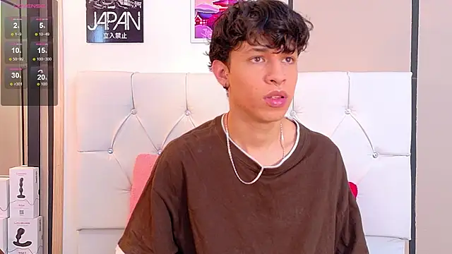 Snapshot of Axel__Evans chatting on 14, 11, 2025 Axel Evans online show from 14, 11, 2025