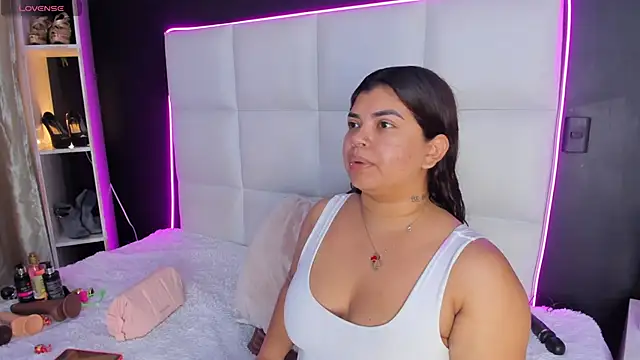 Gigi duran online show from 27, 4, 2026