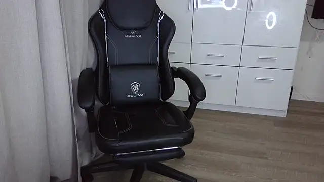 Snapshot of Milo9210 chatting on 10, 10, 2025 Milo9210 online show from 10, 10, 2025