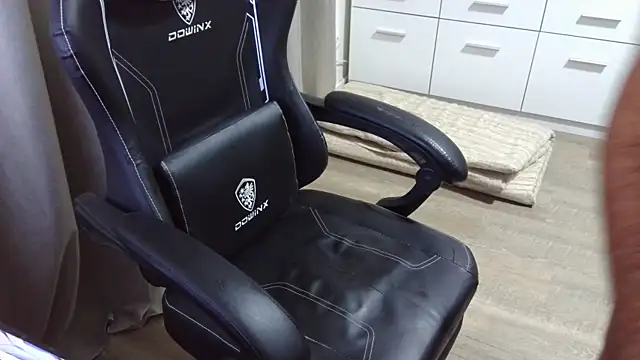 Snapshot of Milo9210 chatting on 1, 11, 2025 Milo9210 online show from 1, 11, 2025