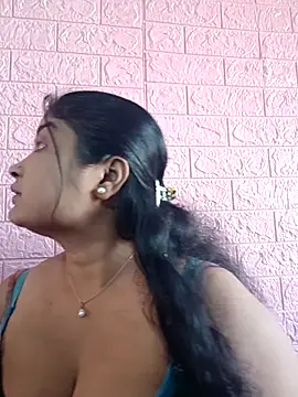 Snapshot of hornyriyanka chatting on 9, 11, 2025 hornyriyanka online show from 9, 11, 2025