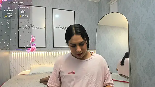 Ximenahott  online show from 5, 10, 2025