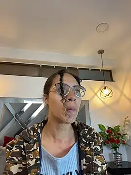 Hanna Cornee  online show from 10, 11, 2025