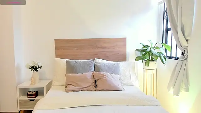 Lea Joness online show from 10, 5, 2026