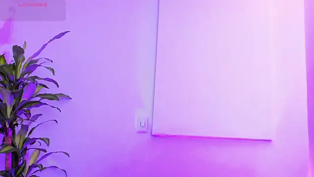 Snapshot of MacarenaSmith chatting on 15, 12, 2025 MacarenaSmith online show from 15, 12, 2025