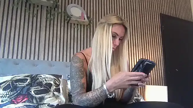 Snapshot of poppyinga1 chatting on 12, 9, 2025 poppyinga1 online show from 12, 9, 2025