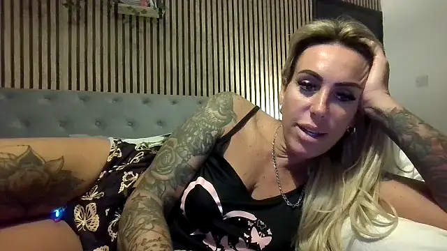 Snapshot of poppyinga1 chatting on 15, 9, 2025 poppyinga1 online show from 15, 9, 2025