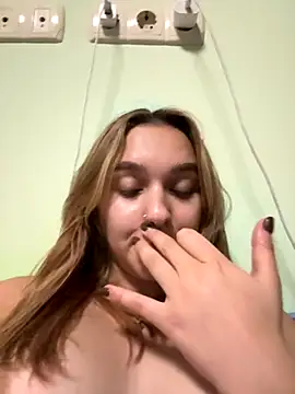 UrMuseOn online show from 8, 9, 2025