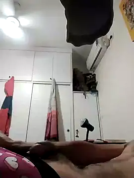 Snapshot of keefhard88 chatting on 14, 12, 2025 keefhard88 online show from 14, 12, 2025