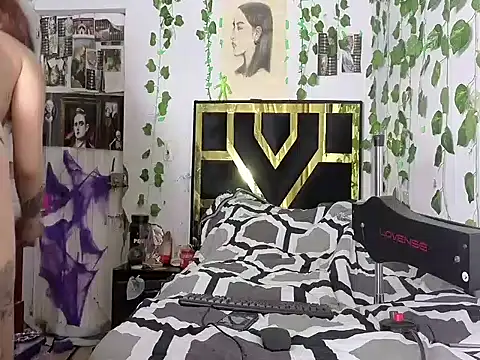 Snapshot of lucywhite13 chatting on 19, 12, 2025 lucywhite13 online show from 19, 12, 2025