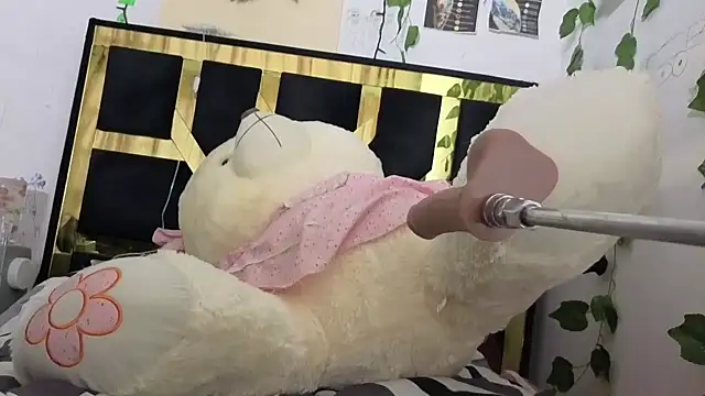 Snapshot of lucywhite13 chatting on 14, 1, 2026 lucywhite13 online show from 14, 1, 2026