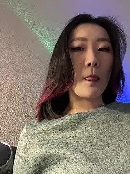 Snapshot of AikoYamada chatting on 5, 12, 2025 AikoYamada online show from 5, 12, 2025