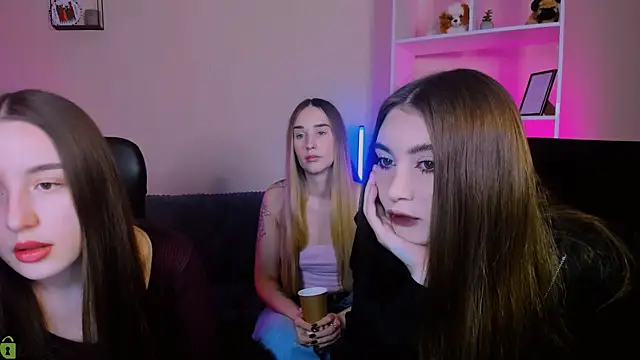 Snapshot of barbara_crazy chatting on 21, 11, 2025 barbara crazy online show from 21, 11, 2025