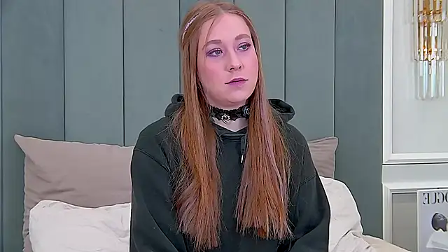 Snapshot of MiaEuphoria_ chatting on 2, 12, 2025 MiaEuphoria online show from 2, 12, 2025