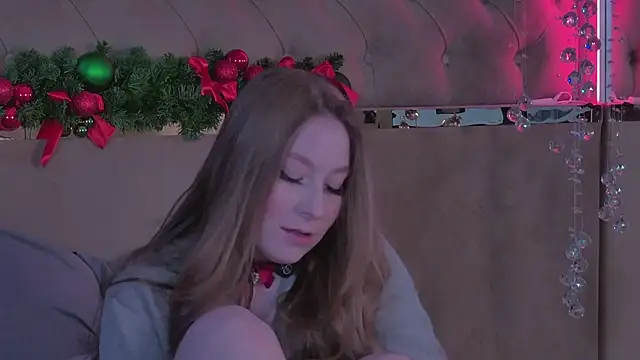 Snapshot of MiaEuphoria_ chatting on 14, 12, 2025 MiaEuphoria online show from 14, 12, 2025