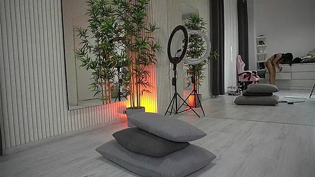 EmmaBlanco online show from 9, 10, 2025