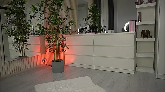 EmmaBlanco online show from 8, 4, 2026