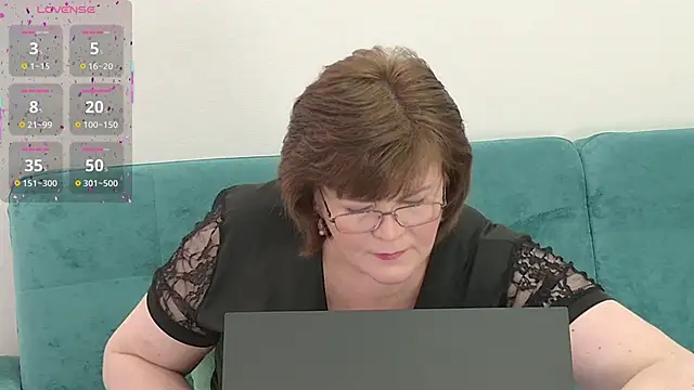 Snapshot of Sandra_Sunrise chatting on 3, 10, 2025 Sandra Sunrise online show from 3, 10, 2025